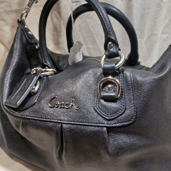 Coach Ashley - Picture 4 of 12